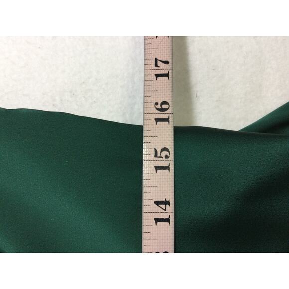 Elegant Green Maxi Dress - Picture 7 of 8